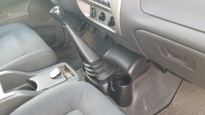 Illustration for article titled Ford Explorer Sport Trac MANUAL Transmission
